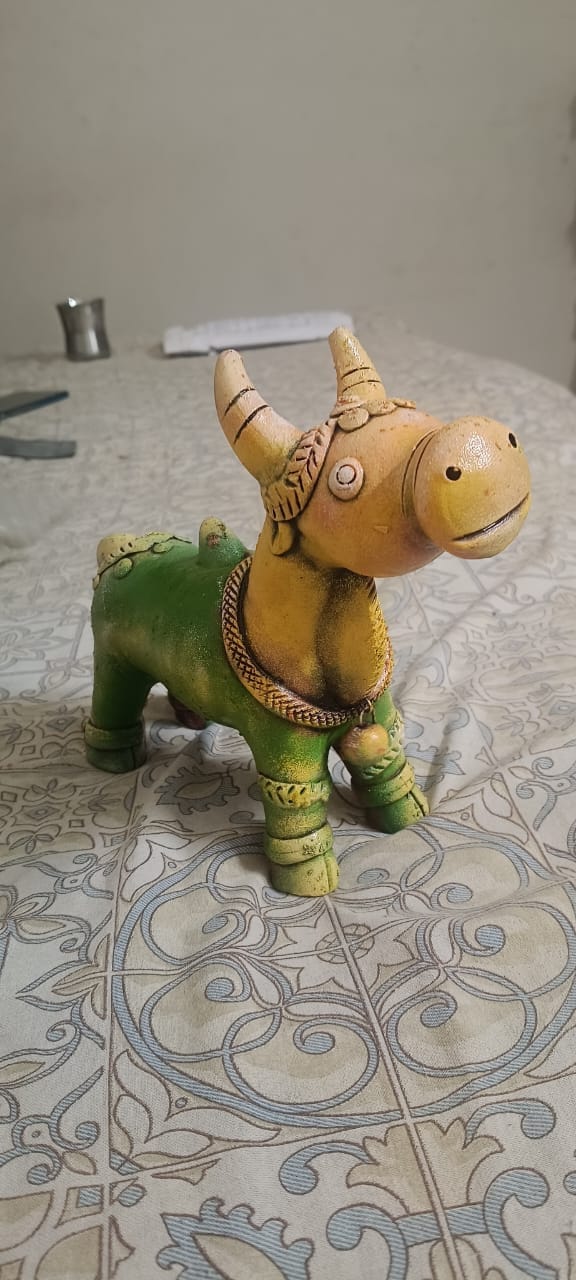 Handmade GI Tagged Gorakhpur Terracotta Nandi Bull Showpiece (5β7 Inch)
